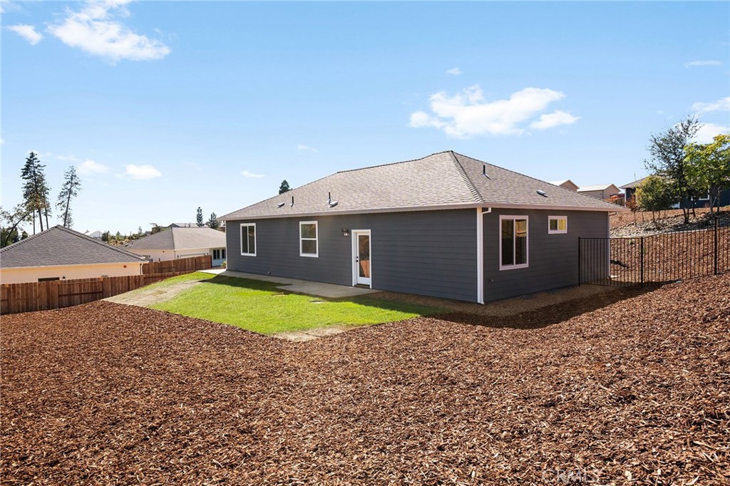 5826 Golden Oaks Road