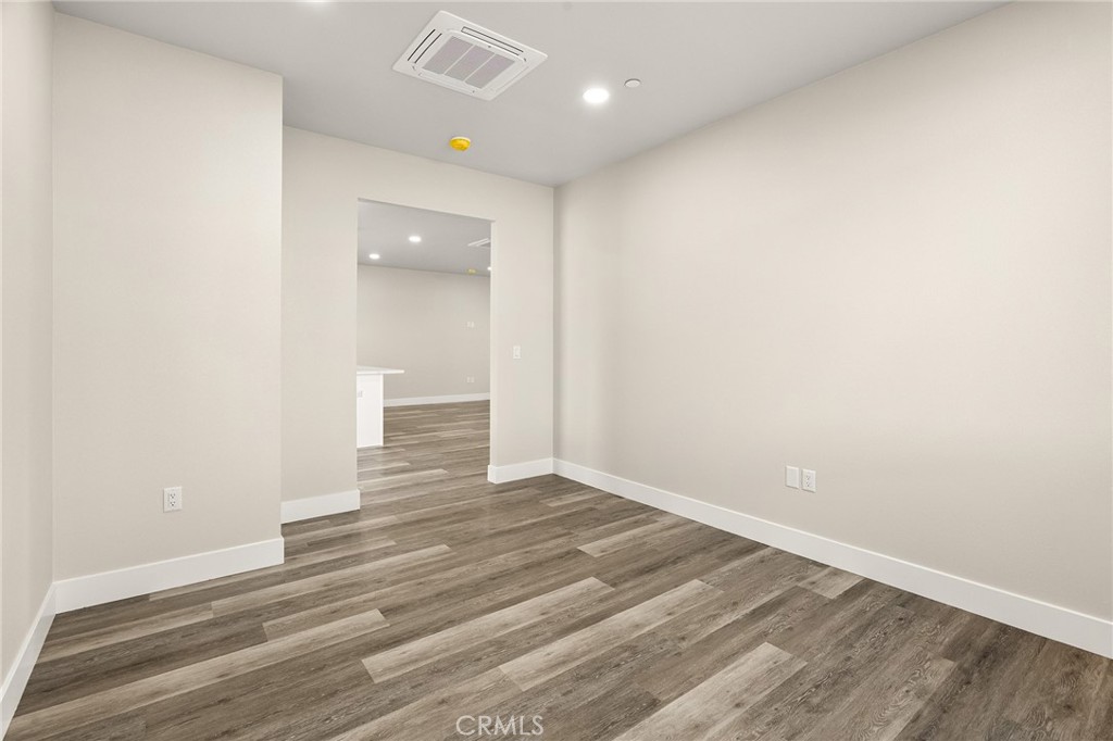 5826 Golden Oaks Road