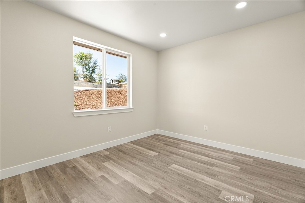 5826 Golden Oaks Road