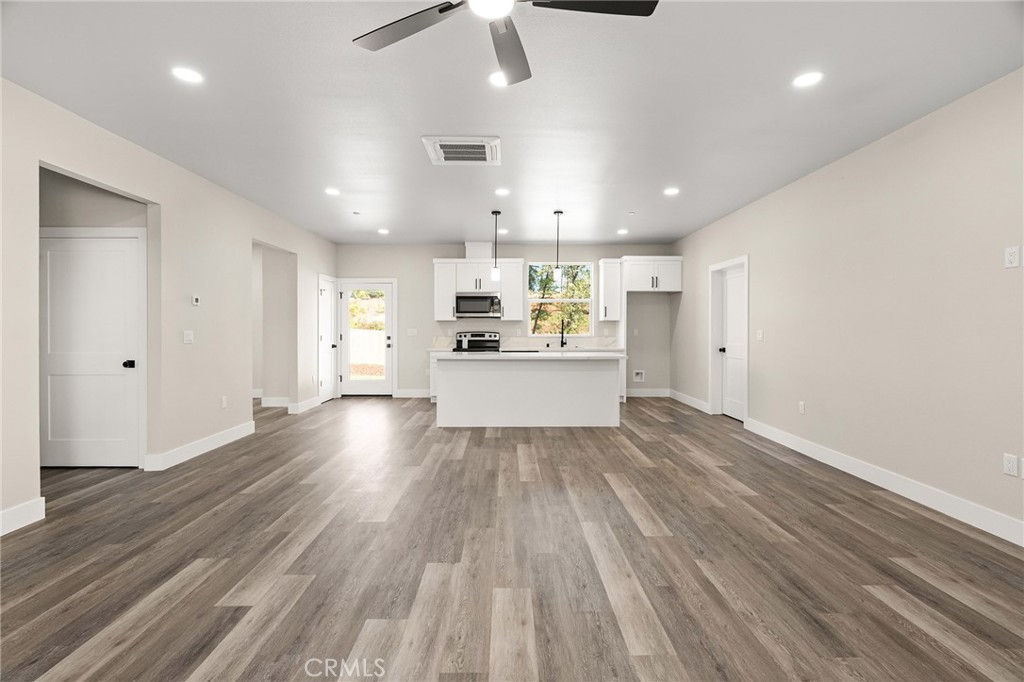 5826 Golden Oaks Road
