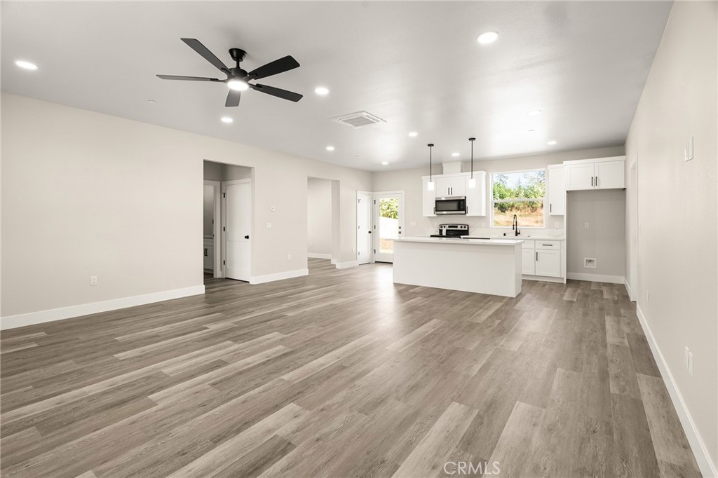 5826 Golden Oaks Road