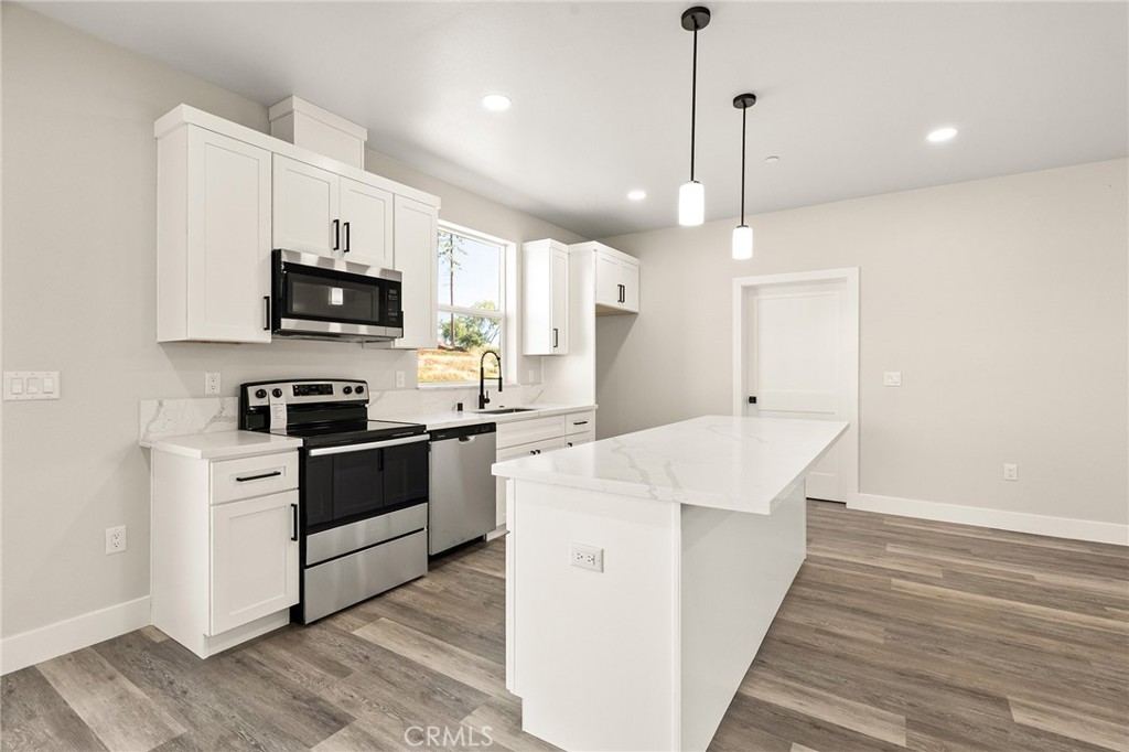 5826 Golden Oaks Road