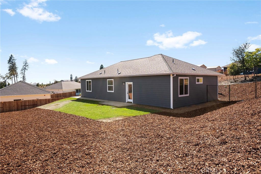 5826 Golden Oaks Road