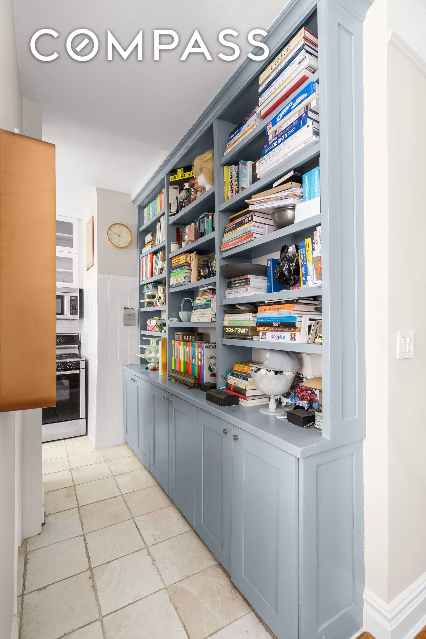 261 W 22nd Street 4