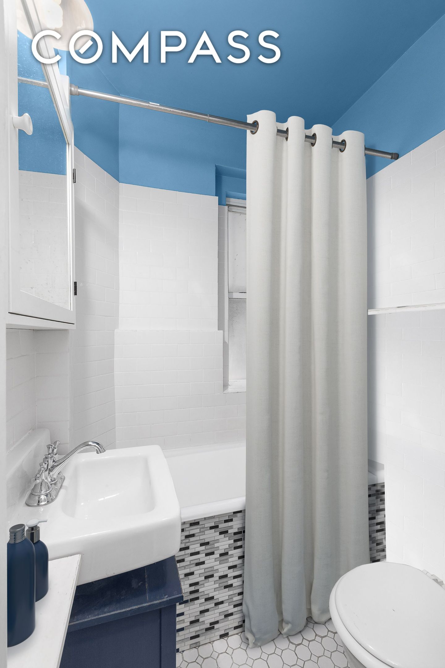 261 W 22nd Street 5