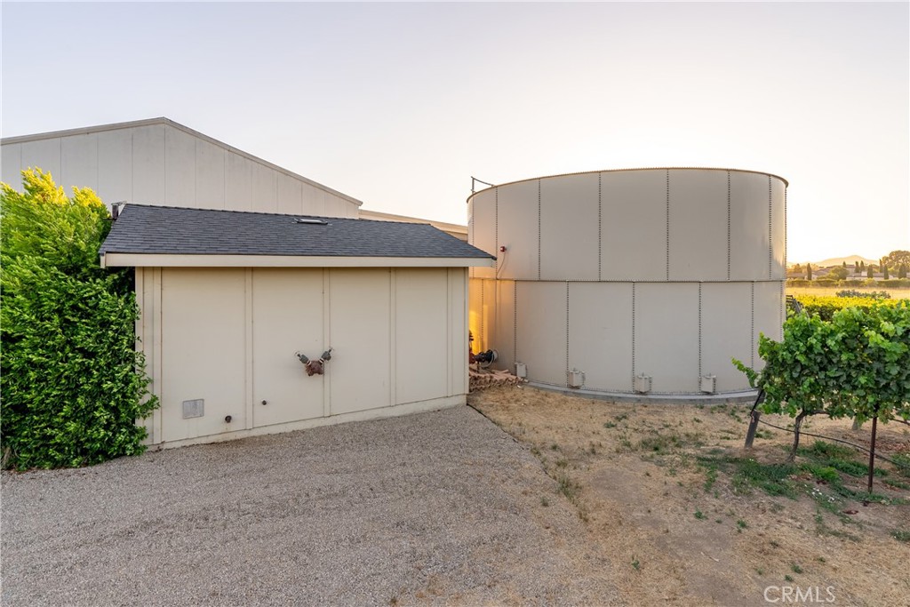 2143 Buena Vista Avenue