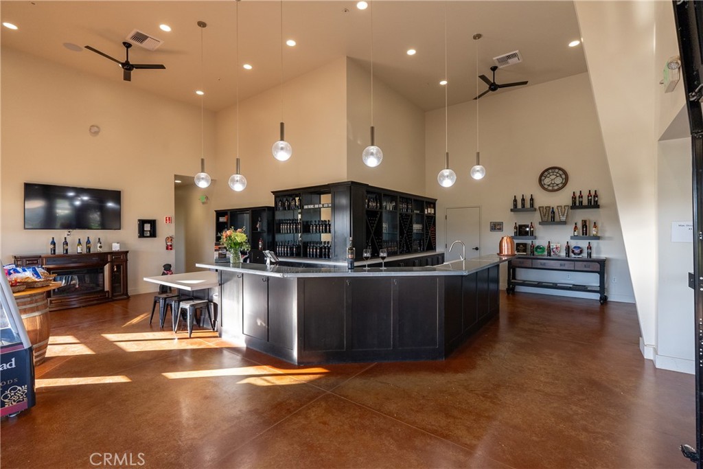 2143 Buena Vista Avenue
