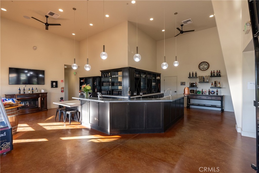 2143 Buena Vista Avenue