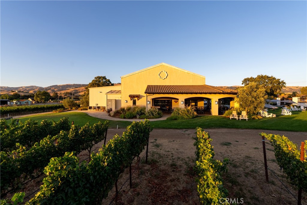 2143 Buena Vista Avenue