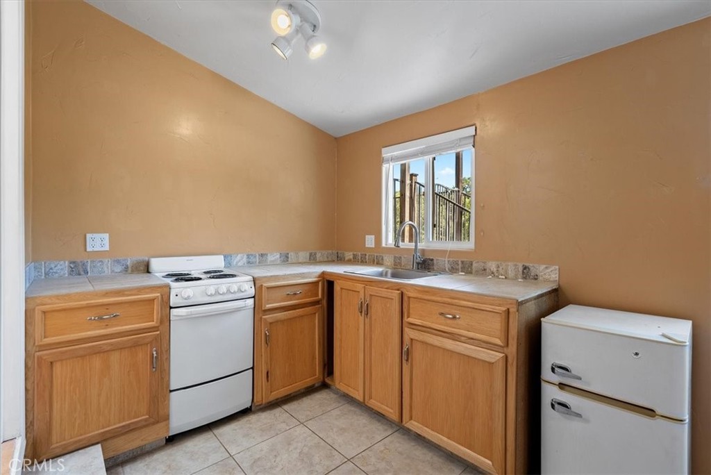 553 Well Road