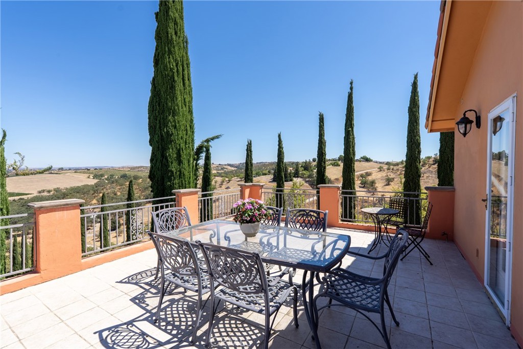 725 Spring Creek Way