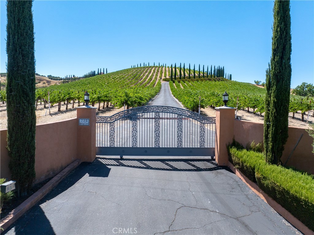 725 Spring Creek Way