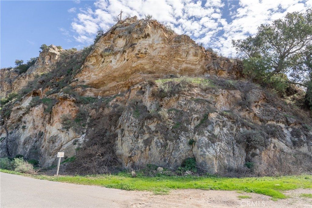 2200 White Rock Lane