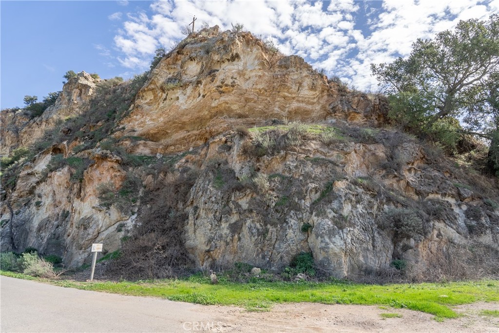 2200 White Rock Lane