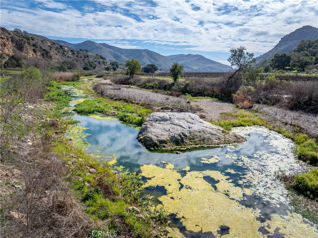 2200 White Rock Lane