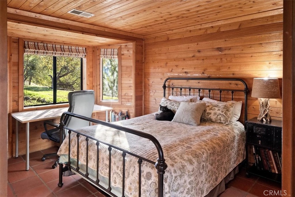 7975 Nacimiento Lake Drive