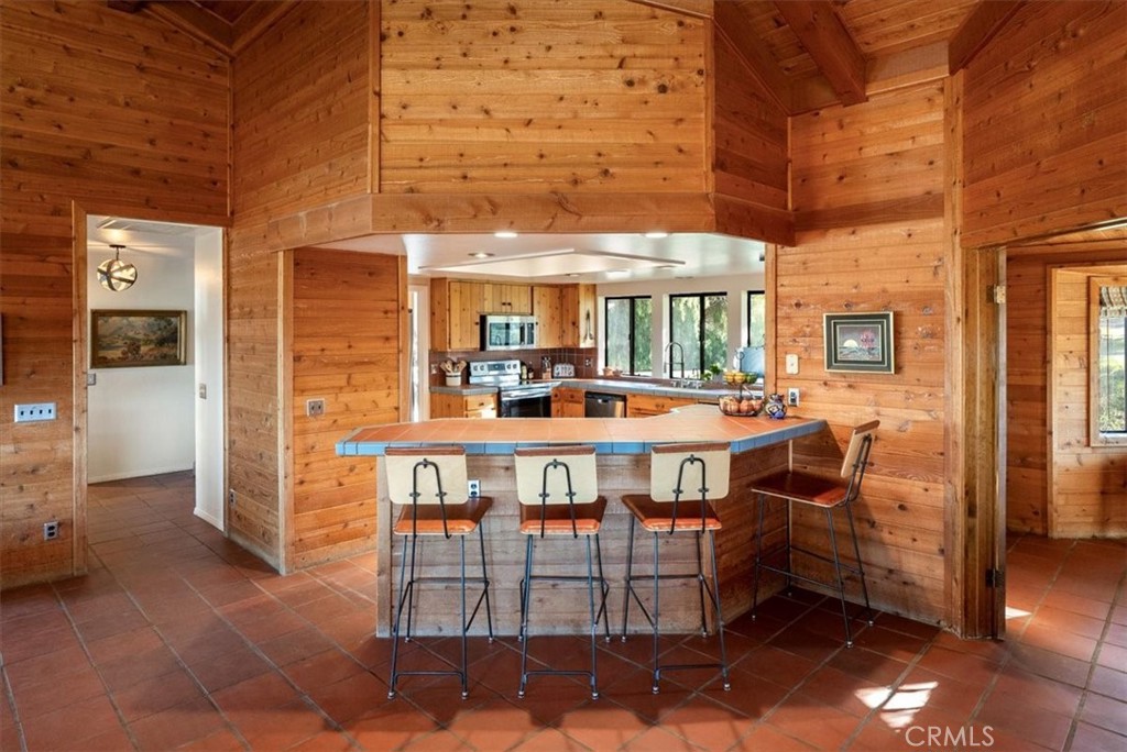 7975 Nacimiento Lake Drive