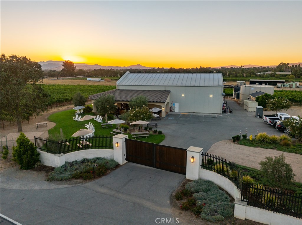 2143 Buena Vista Avenue