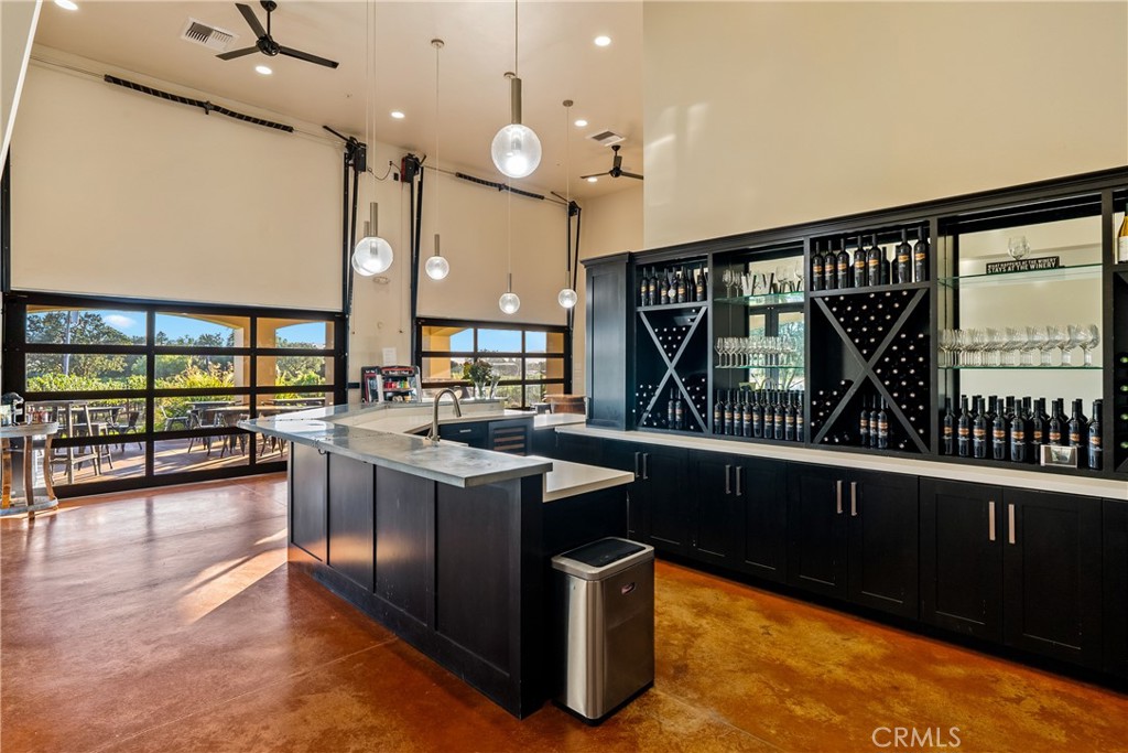 2143 Buena Vista Avenue