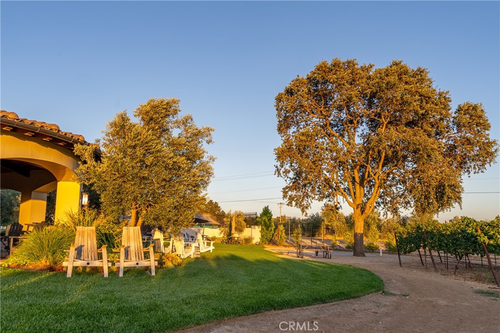 2143 Buena Vista Avenue