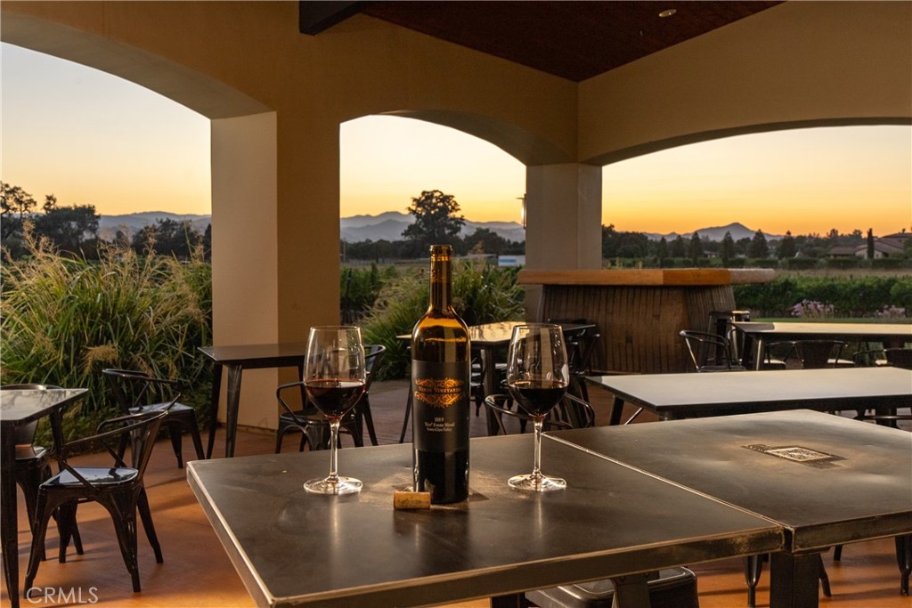 2143 Buena Vista Avenue