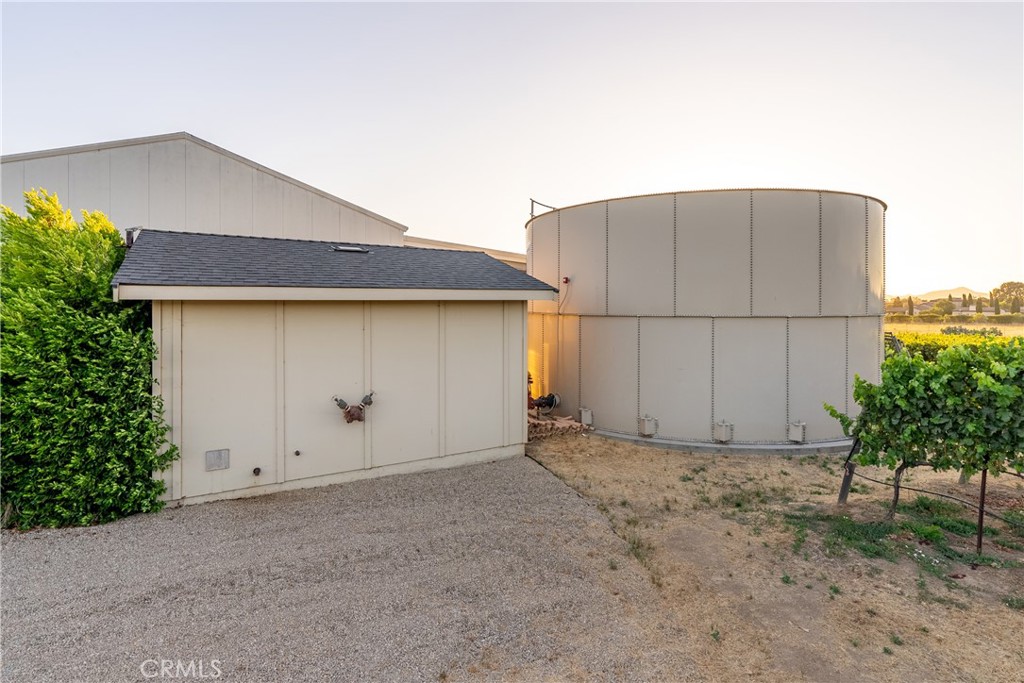 2143 Buena Vista Avenue