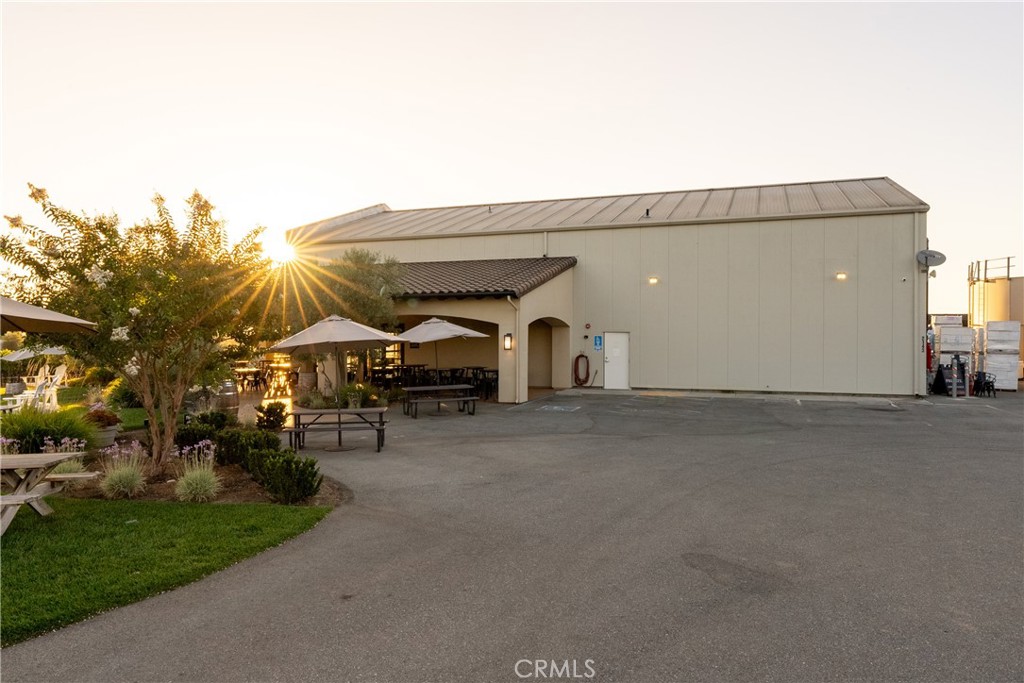 2143 Buena Vista Avenue