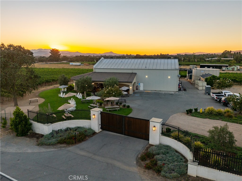 2143 Buena Vista Avenue