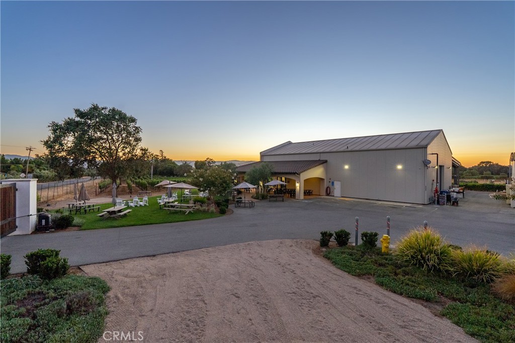 2143 Buena Vista Avenue