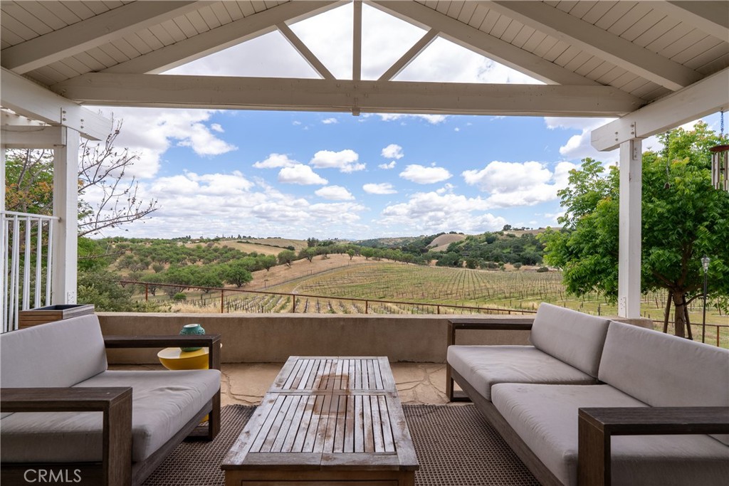 2325 Bella Tierra