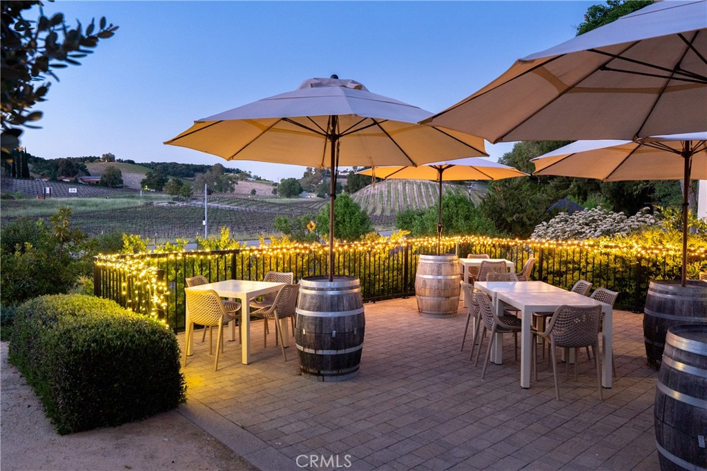 2720 Oak View
