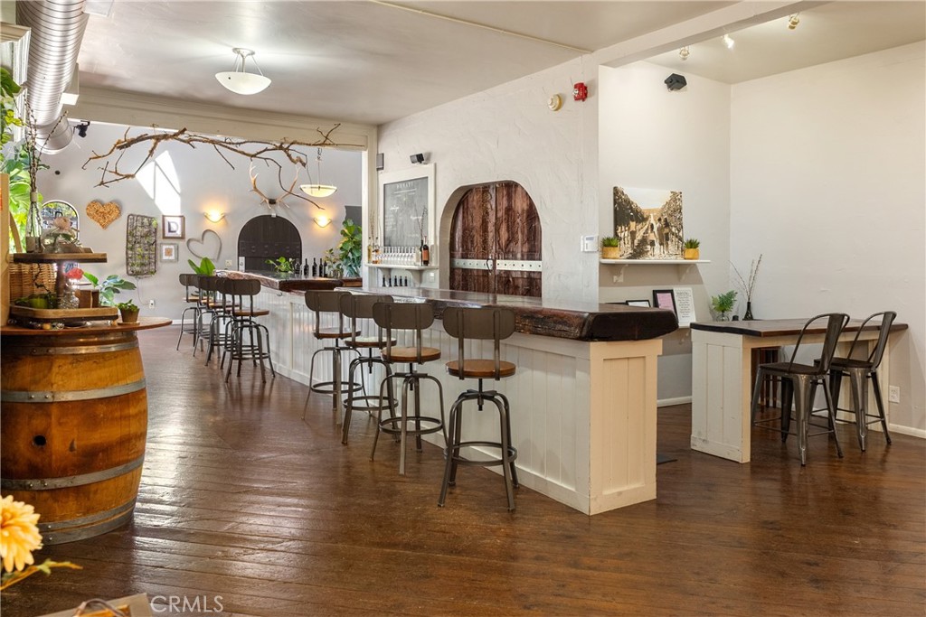 2720 Oak View