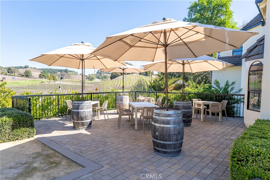2720 Oak View