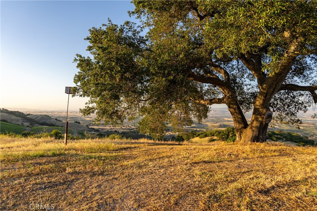 2762 Adelaida Road