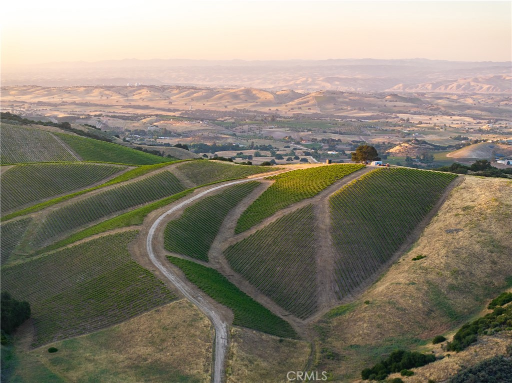 2762 Adelaida Road