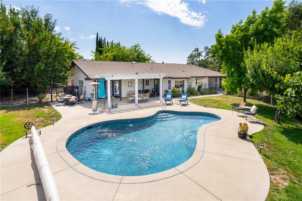 915 Santa Rita