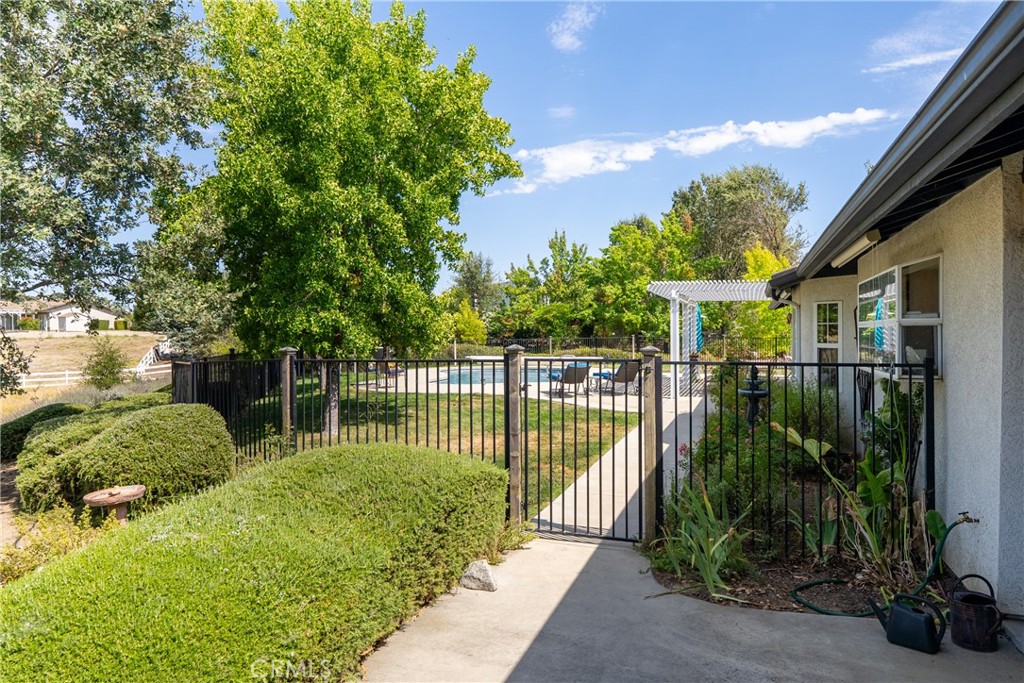 915 Santa Rita