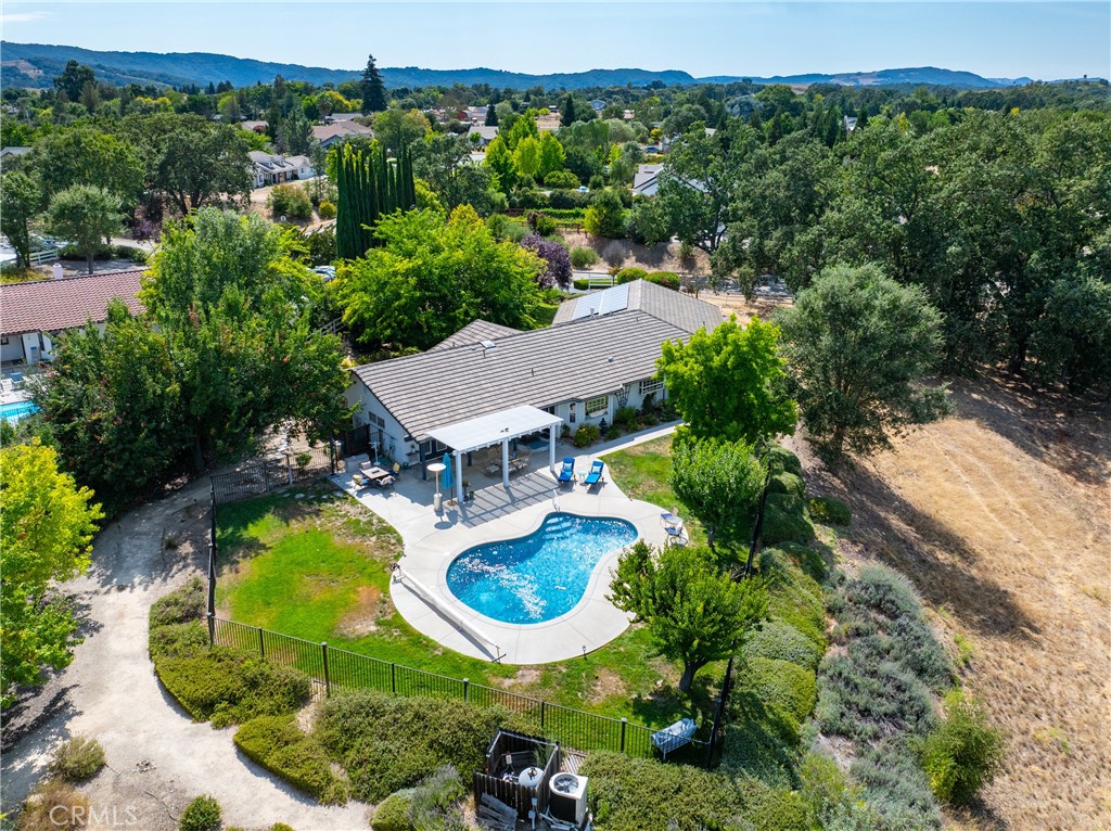 915 Santa Rita