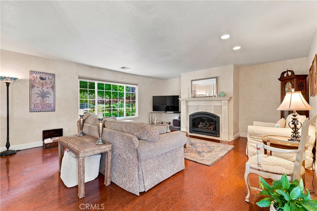 915 Santa Rita