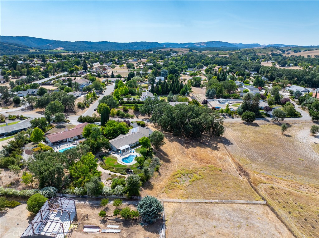 915 Santa Rita