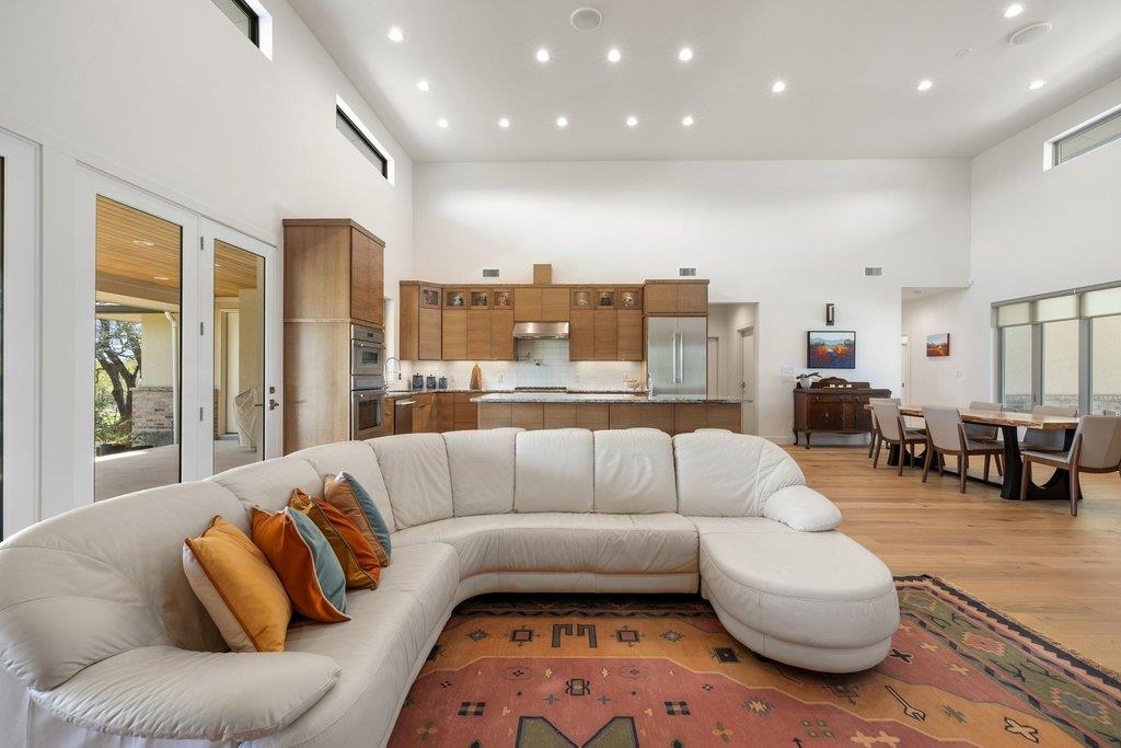 405 Spicewood Trails DR