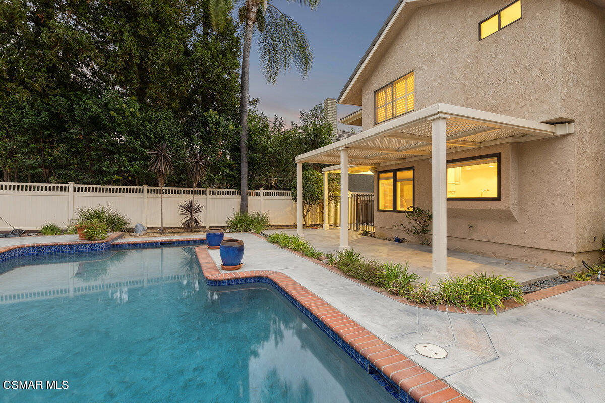 696 Oak Point Drive
