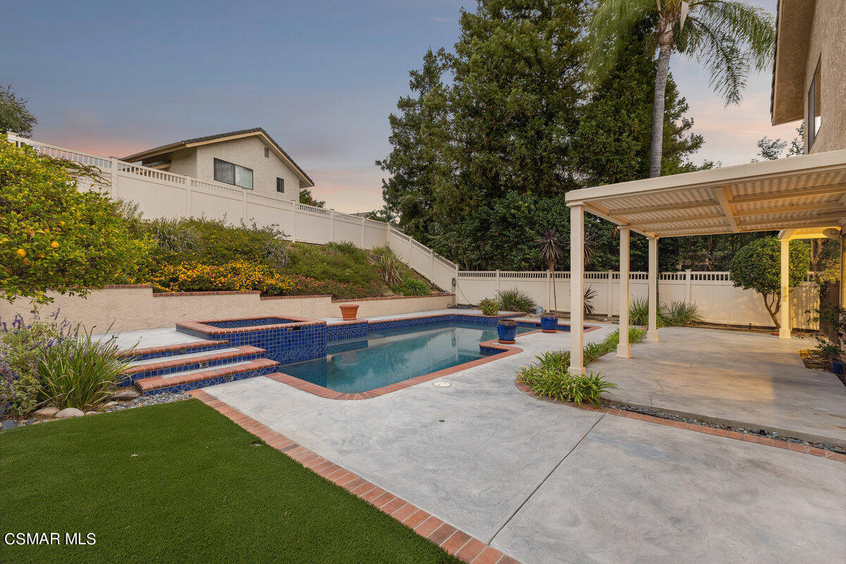 696 Oak Point Drive