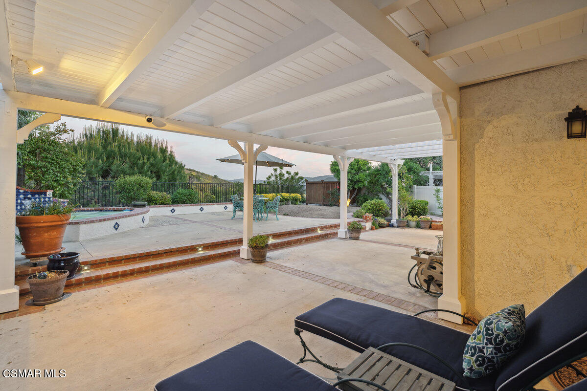6690 Oak Springs Drive