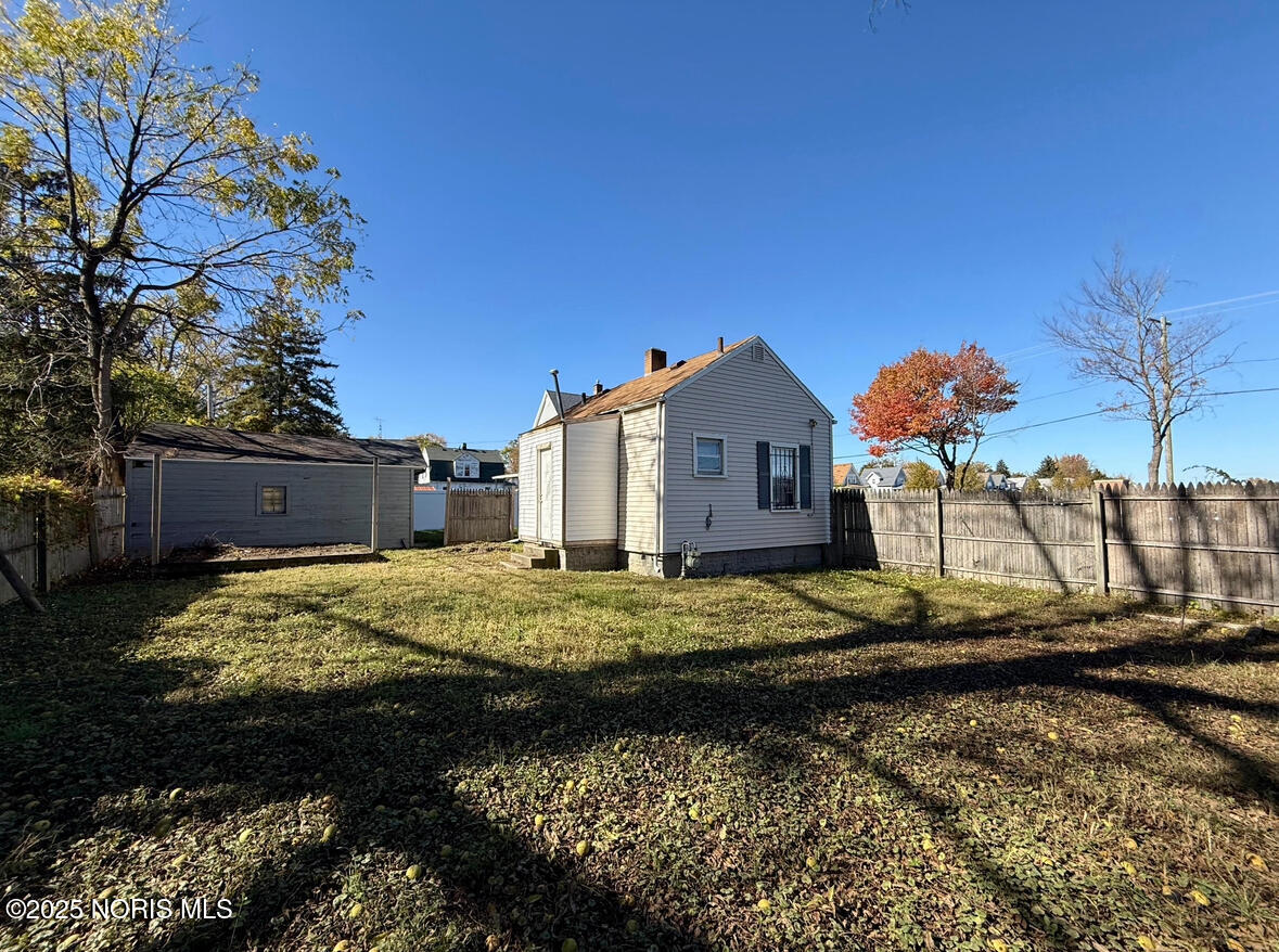 219 W Oakland Street