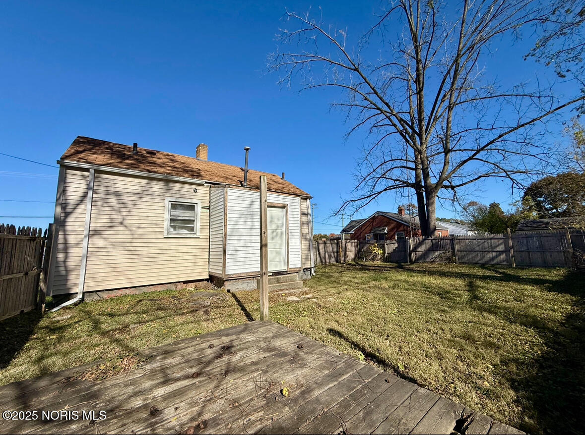 219 W Oakland Street