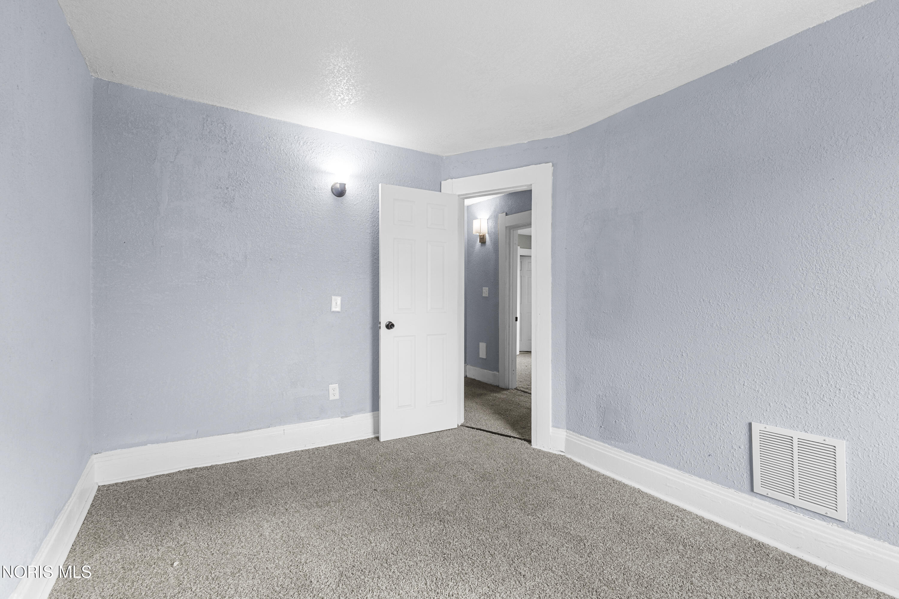 2368 Hollywood Avenue
