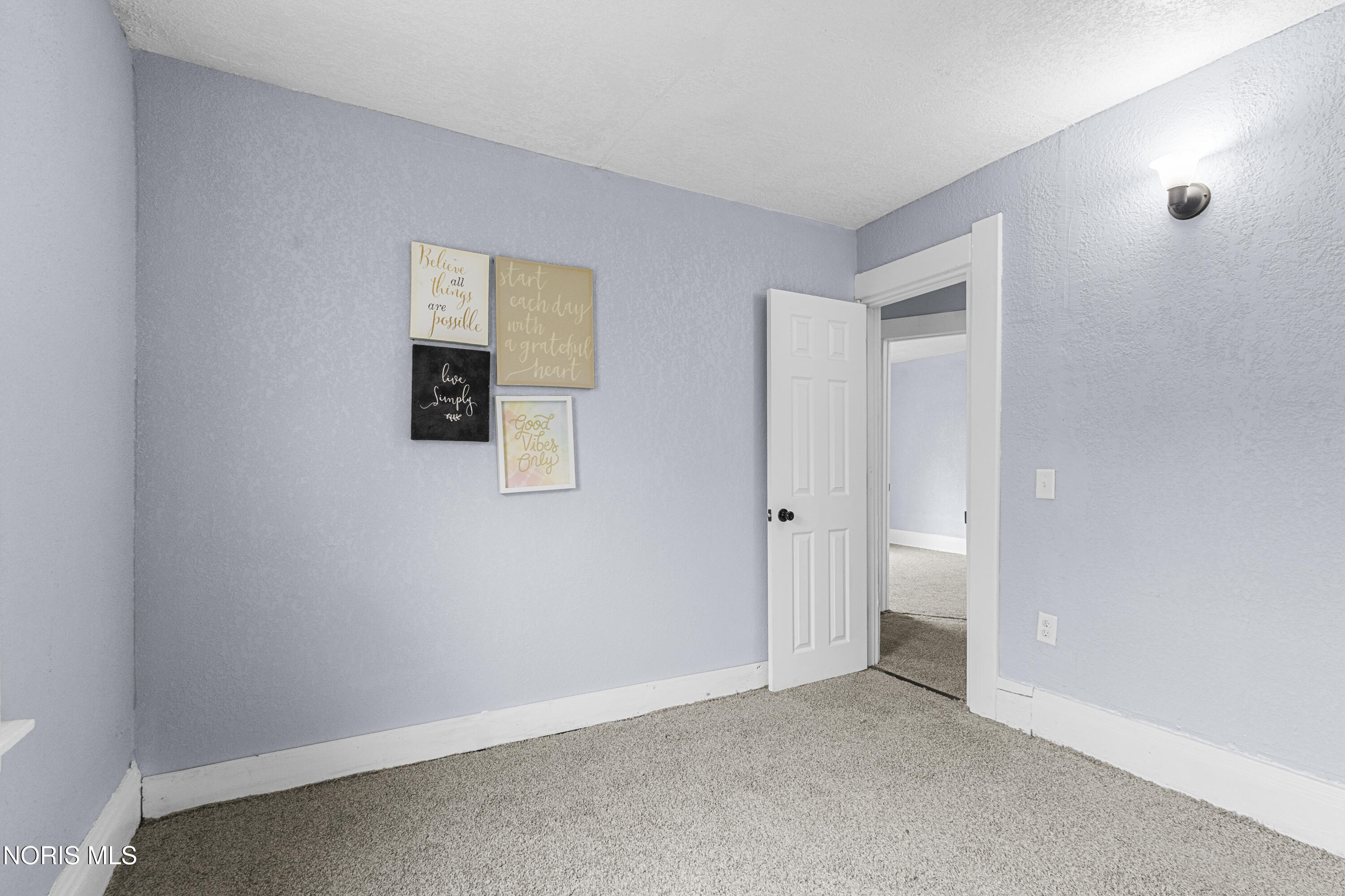 2368 Hollywood Avenue