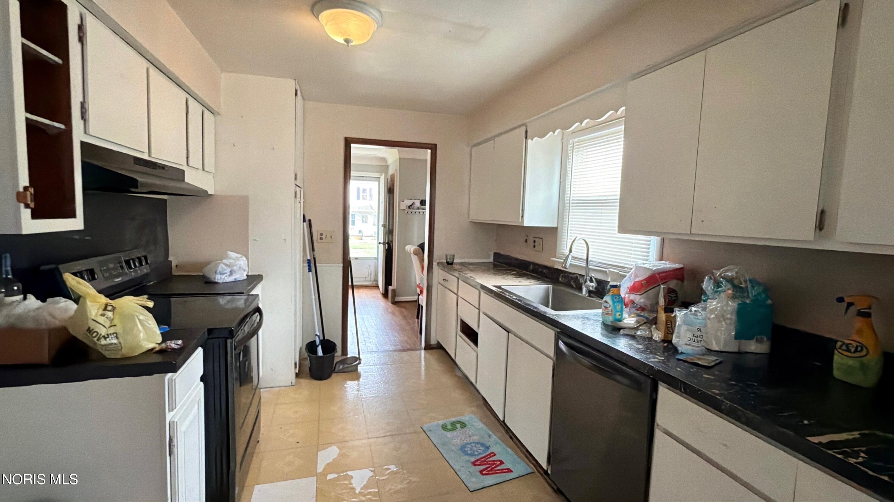 142 Van Buren Avenue