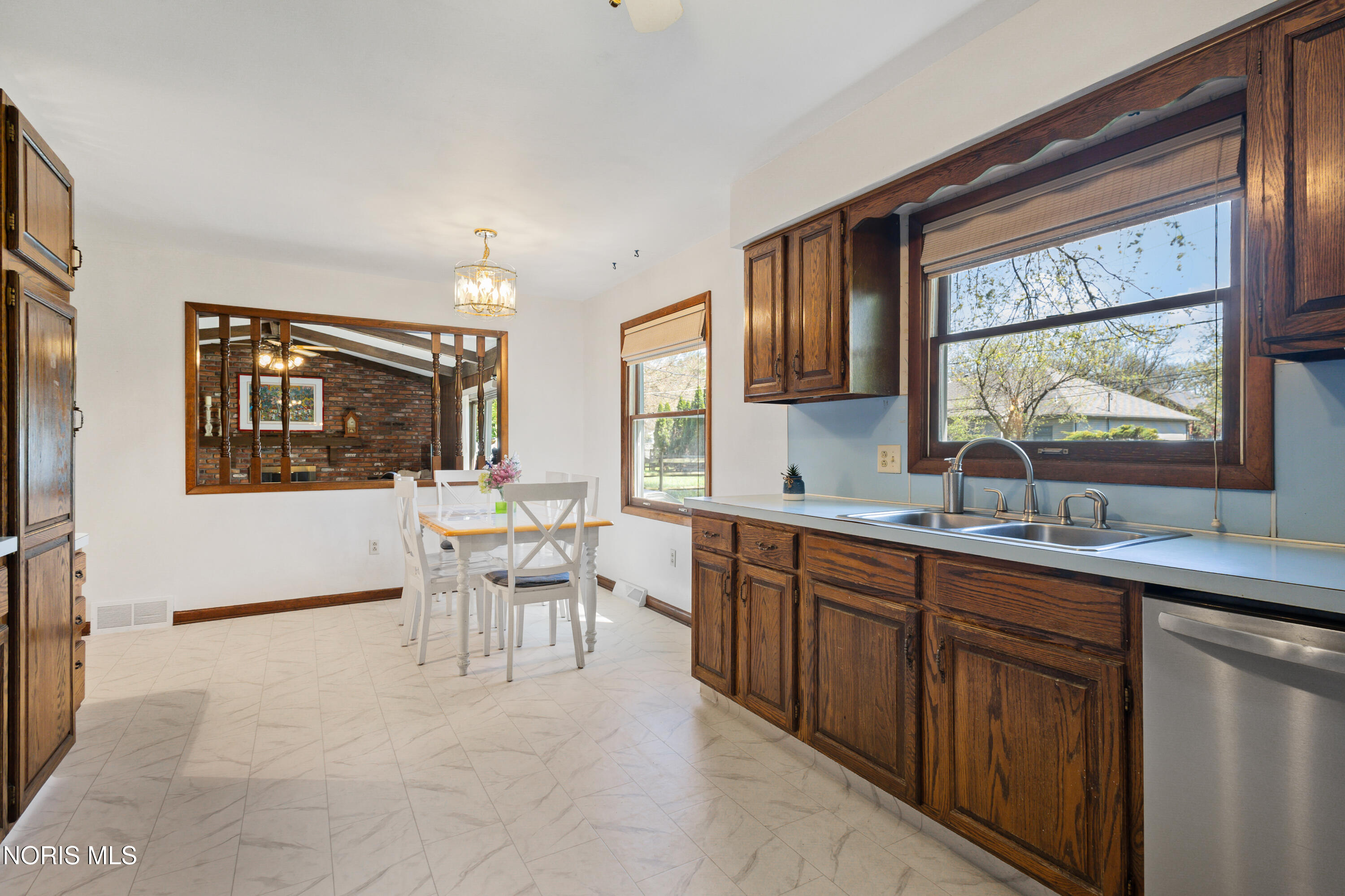 6537 Antoinette Lane